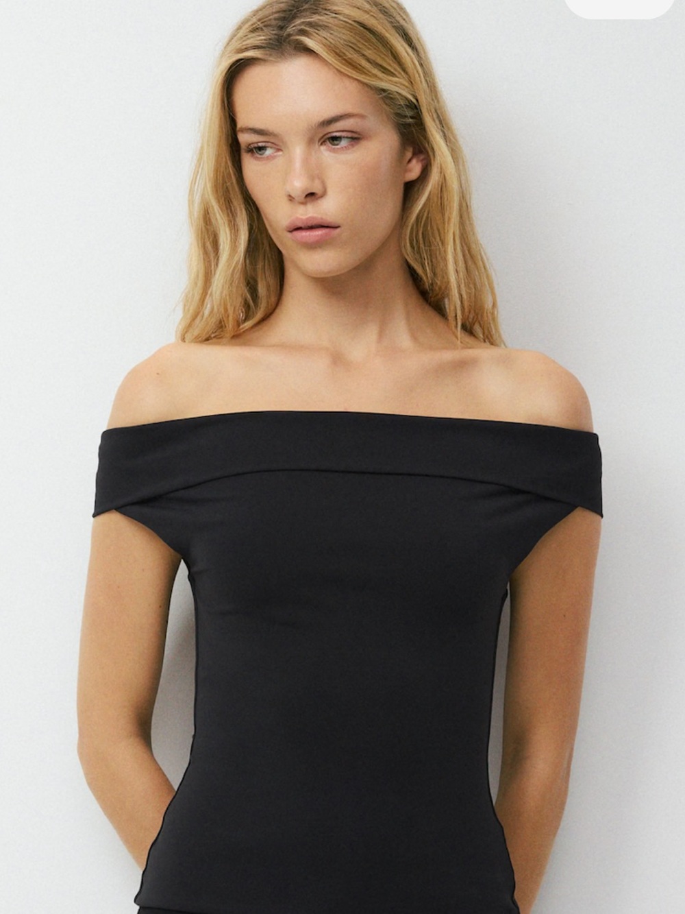 NWT Aritzia original contour ravish top